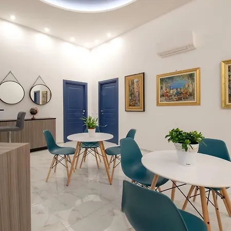 Main - Municipio לינה וארוחת בוקר 4*