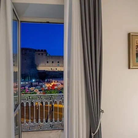 Main - Municipio 4* Naples