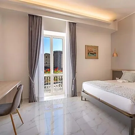 Main - Municipio 4* Naples