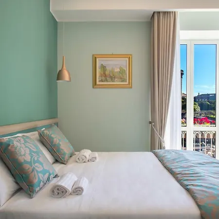 Main - Municipio 4* ナポリ