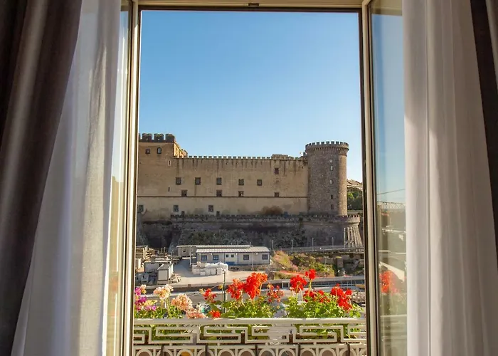 Main - Municipio 4* Napoli